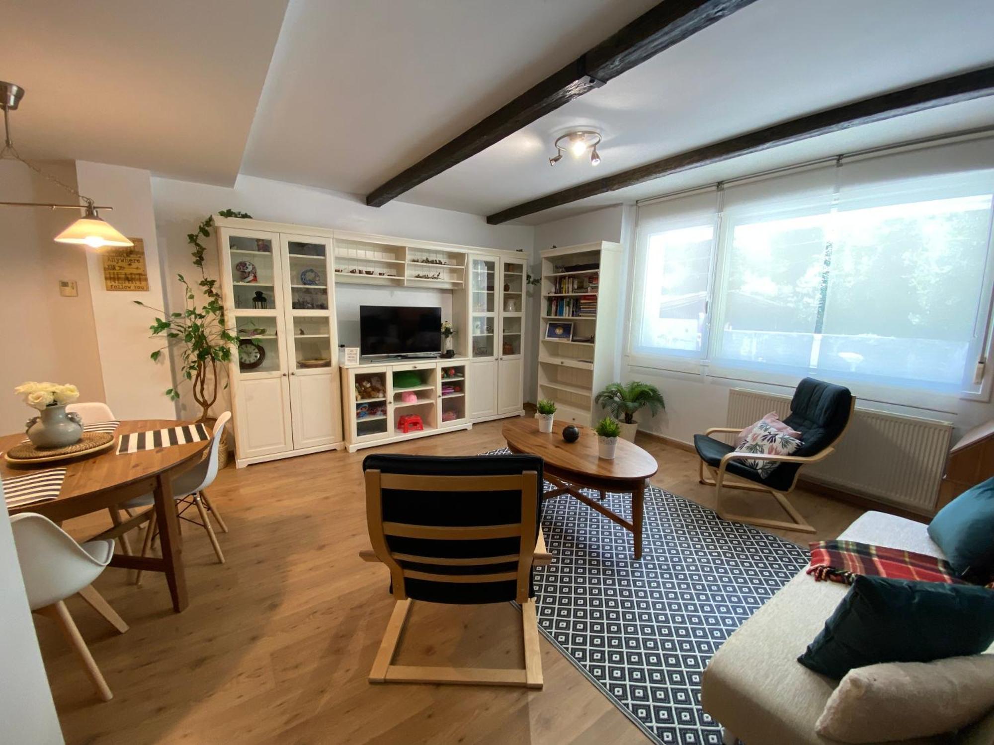 Appartement 90m² 2 Slaapkamer, 1 Privé Badkamer In