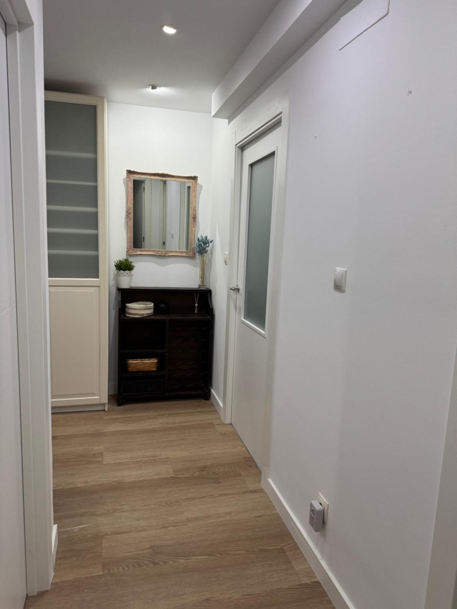 90m² 2 Slaapkamer, 1 Privé Badkamer In Appartement